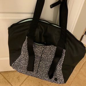 Lululemon medium size duffel bag.